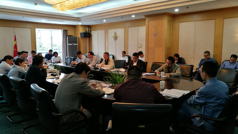 集团传达学习市“两会”精神 (2).jpg