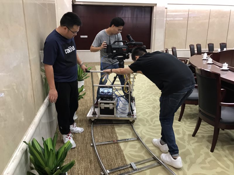 轨道移动拍摄.jpg