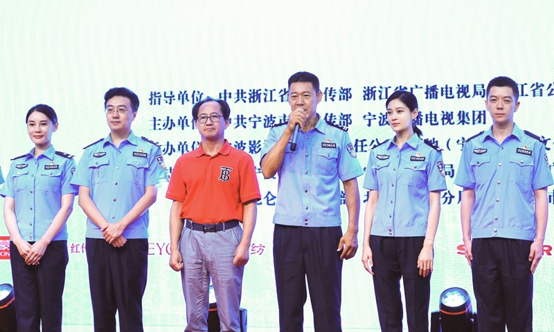 领衔主演、著名表演艺术家张丰毅接受媒体采访.jpg