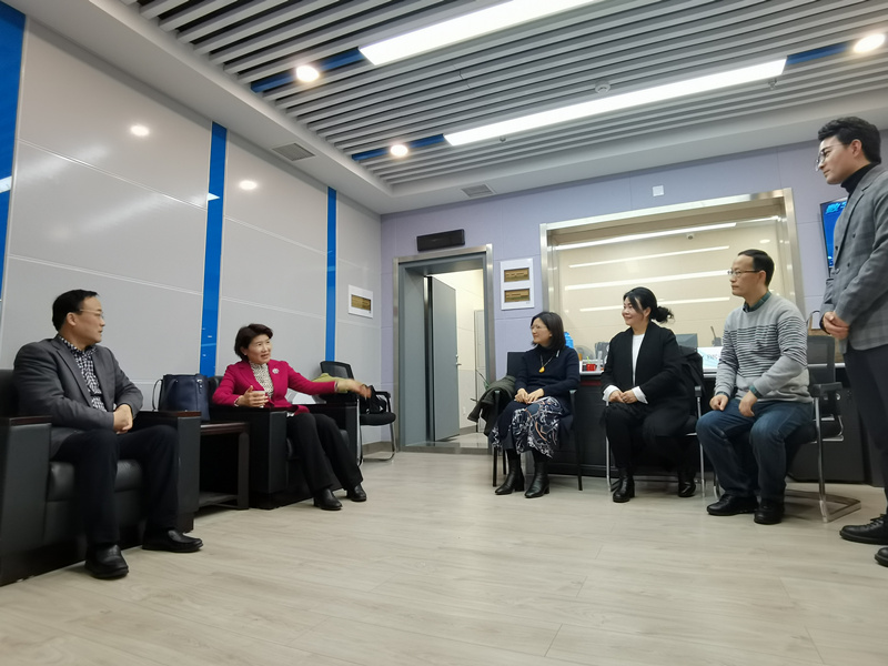 与市妇联主席节目直播前交流.jpg