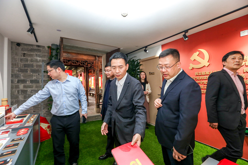 党建展区.jpg