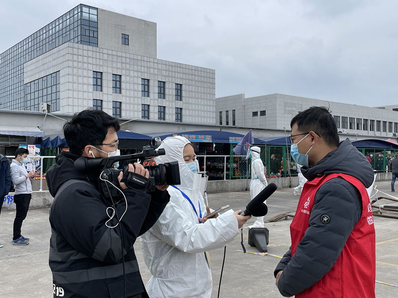 5.金诚在采访中.jpg