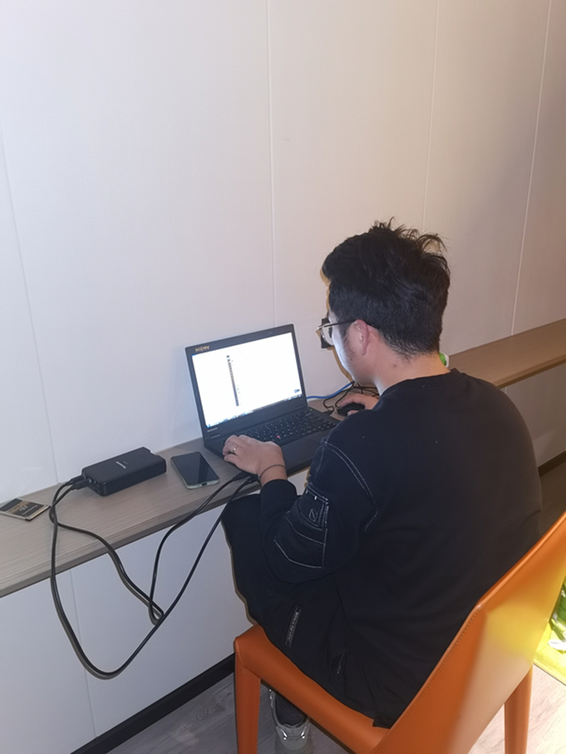 6.金诚写稿.jpg