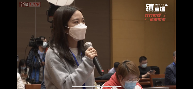 记者在发布会现场3.PNG