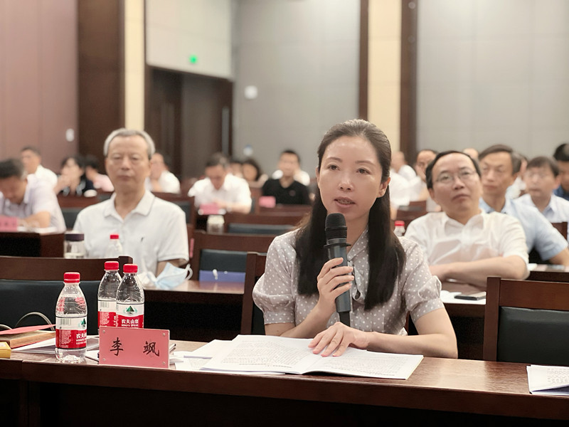嘉宾点评3.jpg