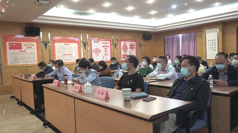 集团总部组织收听收看2DSC08222.jpg.JPG