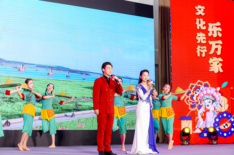 歌舞表演《游山戏水看泗洲》.JPG