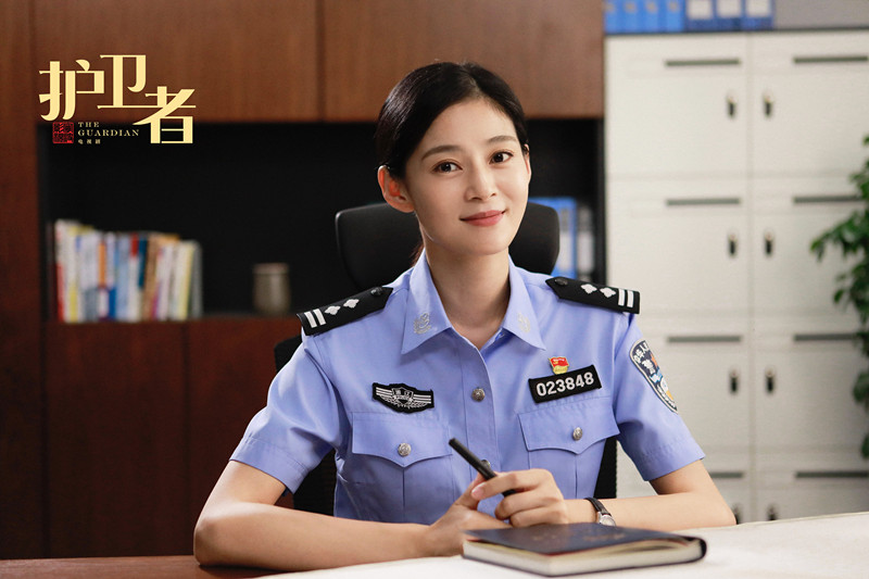 王媛可饰演外柔内刚的女所长.jpg