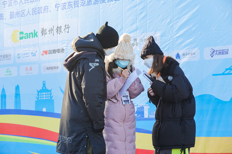 开幕式的女导演.jpg