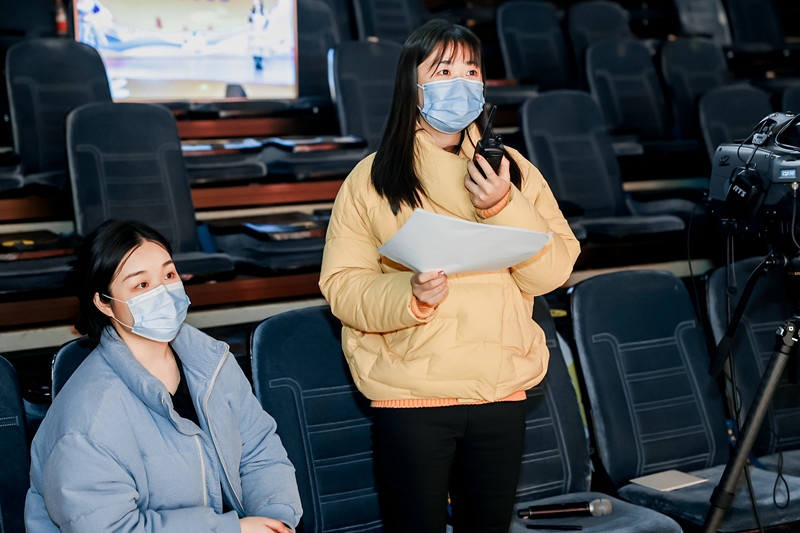 导演组工作人员.jpg