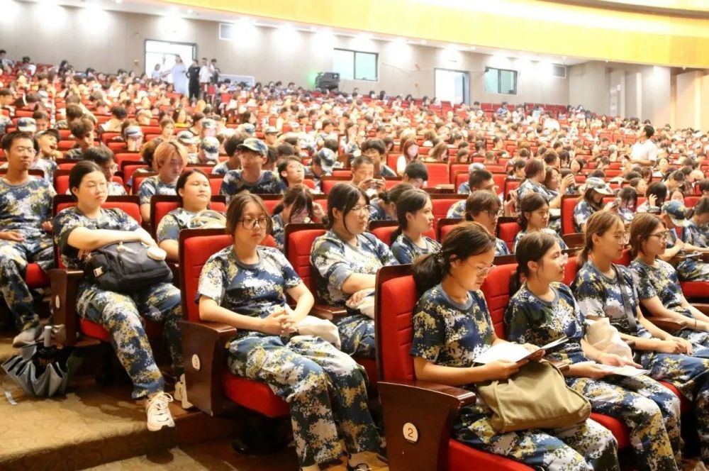 4.浙江纺织服装职业技术学院观影《力量密码》.jpg