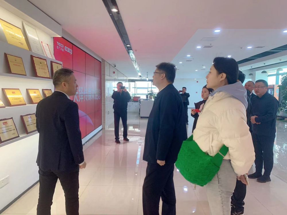 考察长沙广电中广天择.jpg