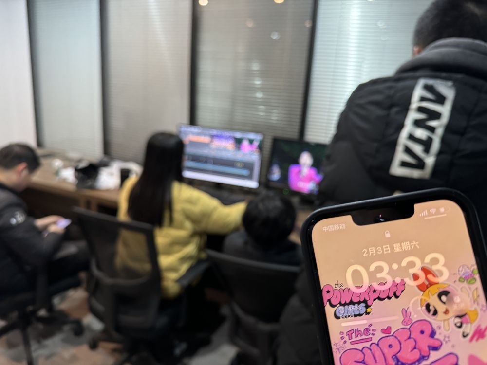 重点推荐！女编导熬夜剪片1.jpg