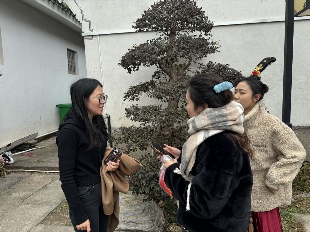 文倩与演员沟通要放.jpg