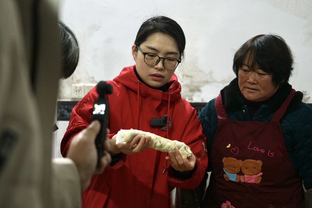 宁海探寻传统美食麦焦筒.jpg