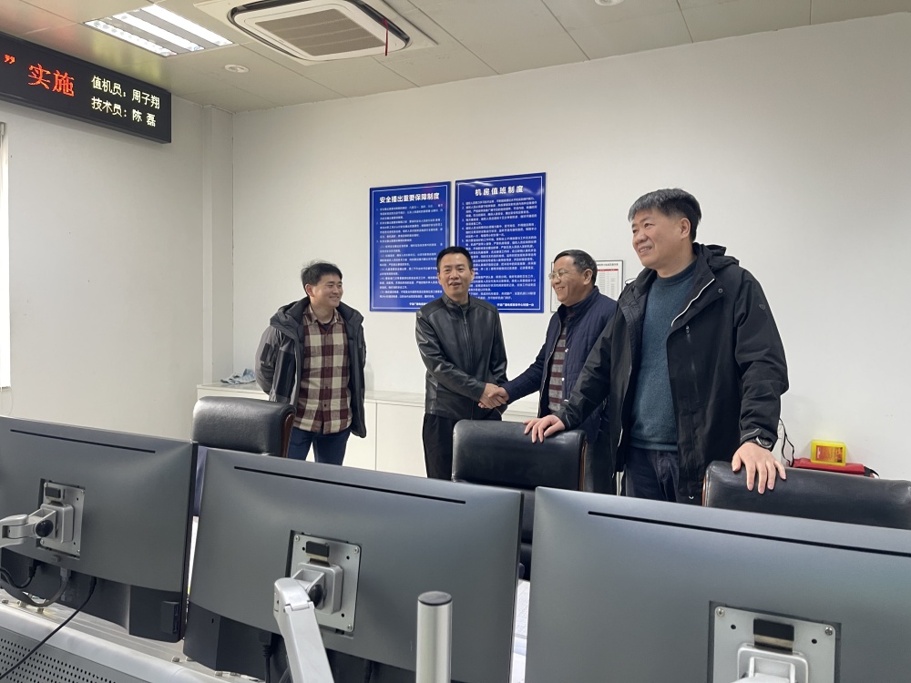 胡总到宁海转播台.jpg